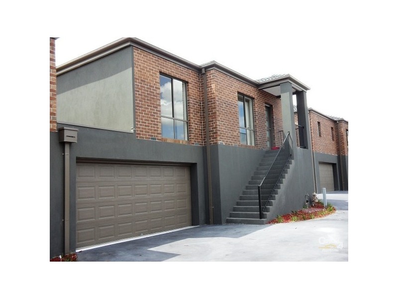 8/5 Serra Close, Langwarrin VIC 3910