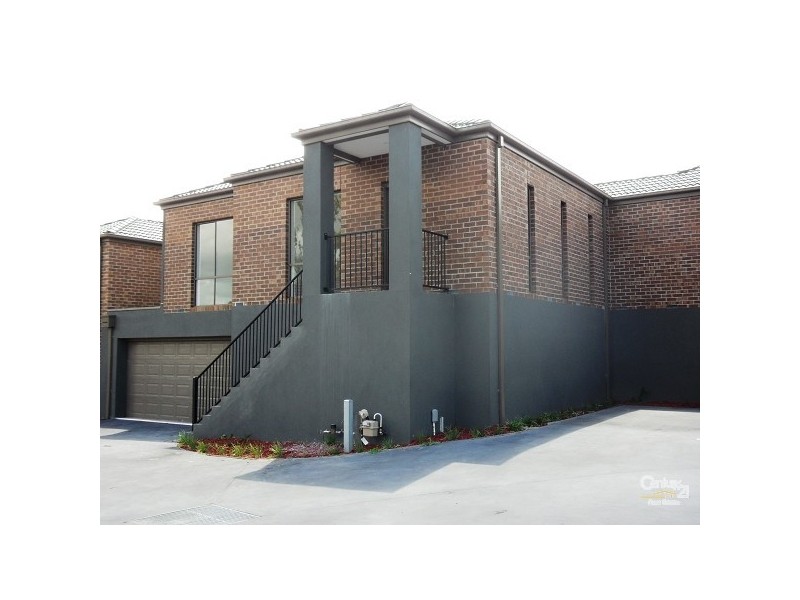 8/5 Serra Close, Langwarrin VIC 3910