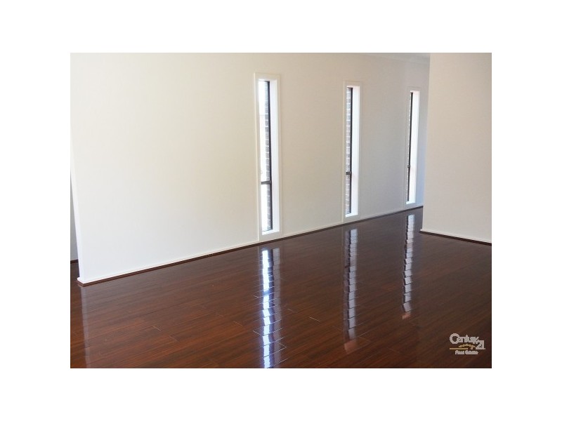 8/5 Serra Close, Langwarrin VIC 3910