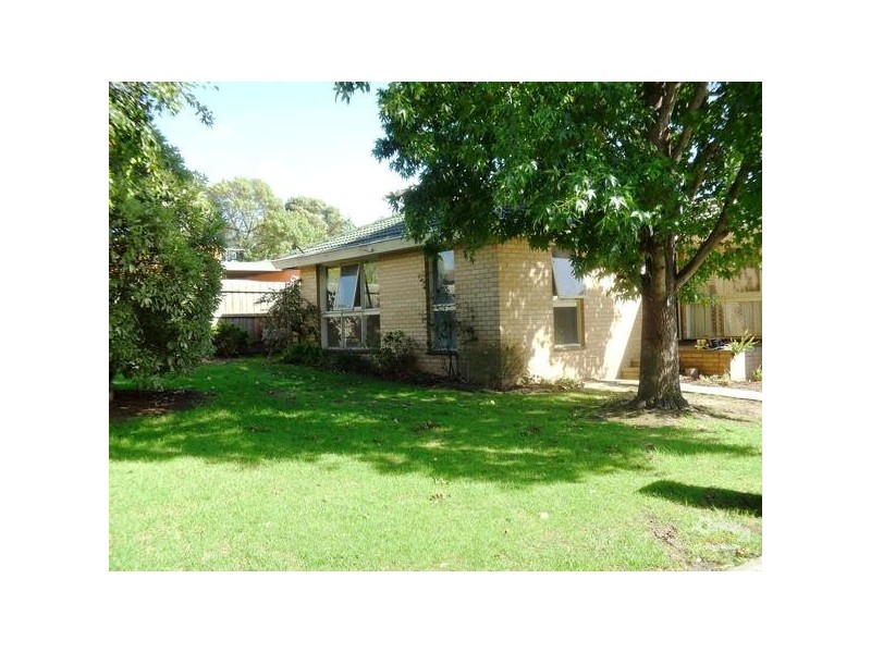 76 Eramosa Road East, Somerville VIC 3912