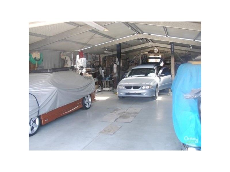 2 Regal Place, Somerville VIC 3912