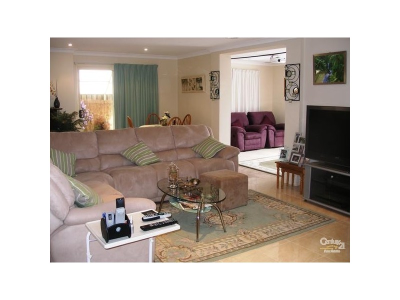 2 Regal Place, Somerville VIC 3912