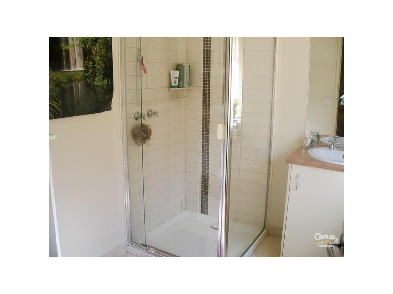 2 Regal Place, Somerville VIC 3912