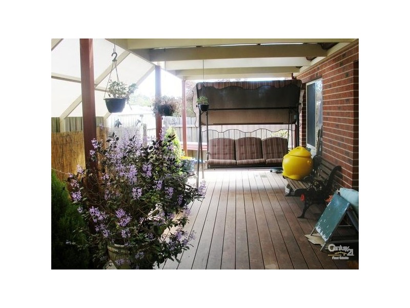 2 Regal Place, Somerville VIC 3912