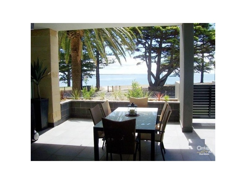 1/4 Esplanade, Cowes VIC 3922