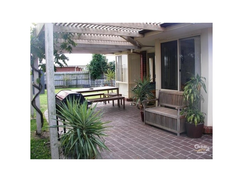 22 Michael Way, Somerville VIC 3912