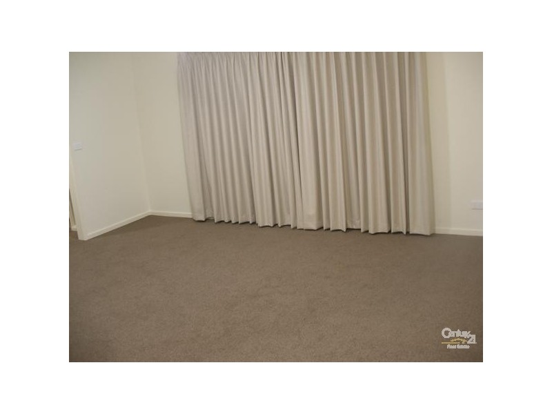 2/5 Grant Road, Somerville VIC 3912