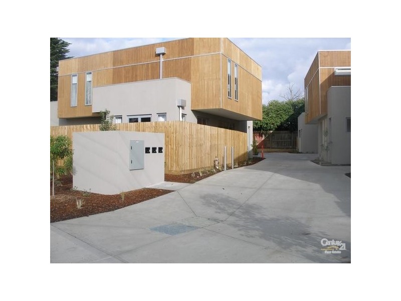 1/6 Grant Rd, Somerville VIC 3912