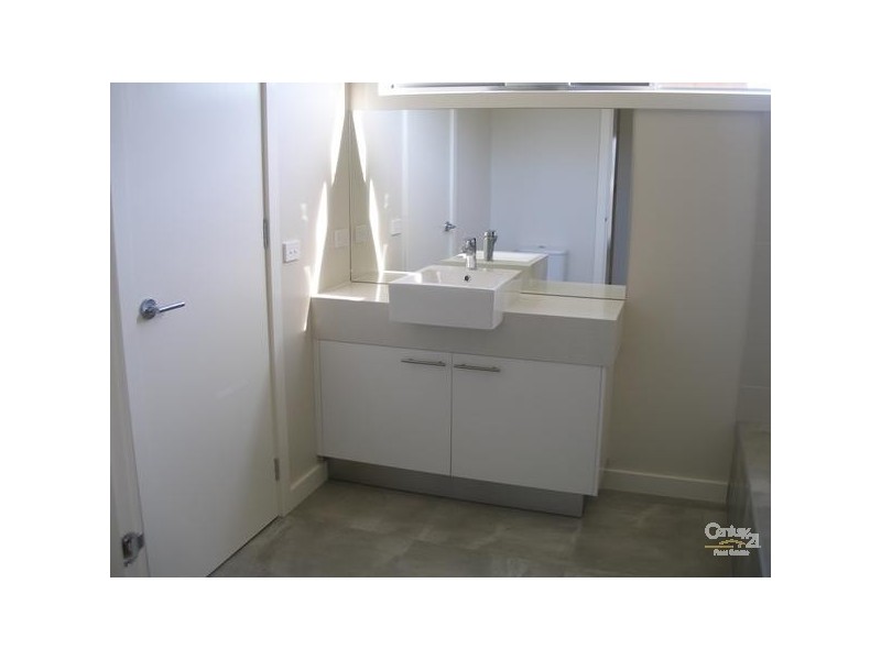 1/6 Grant Rd, Somerville VIC 3912