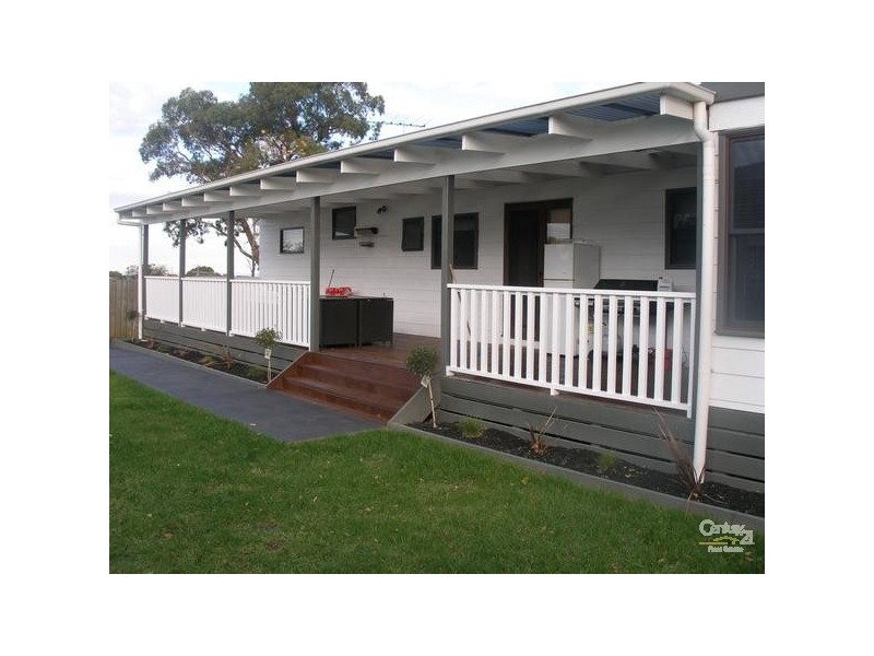 32B Eramosa Rd, Somerville VIC 3912