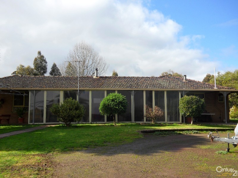 203-205 Smiths Lane, Cranbourne South VIC 3977