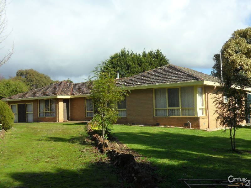 203-205 Smiths Lane, Cranbourne South VIC 3977