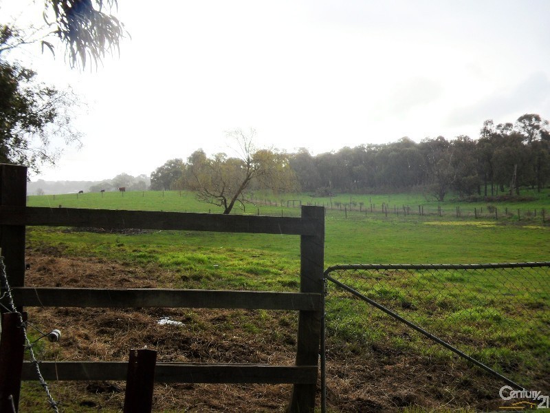 203-205 Smiths Lane, Cranbourne South VIC 3977