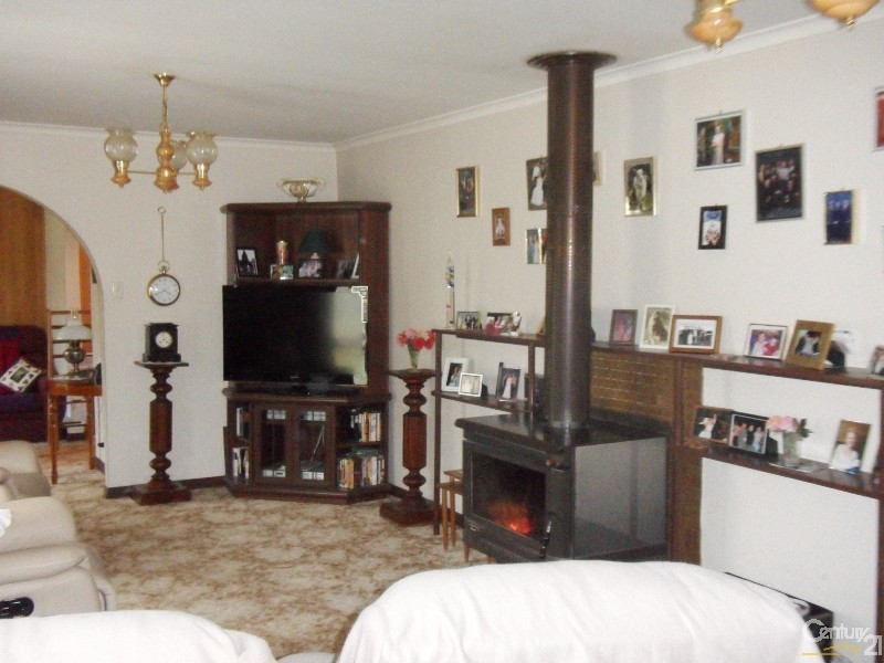 203-205 Smiths Lane, Cranbourne South VIC 3977