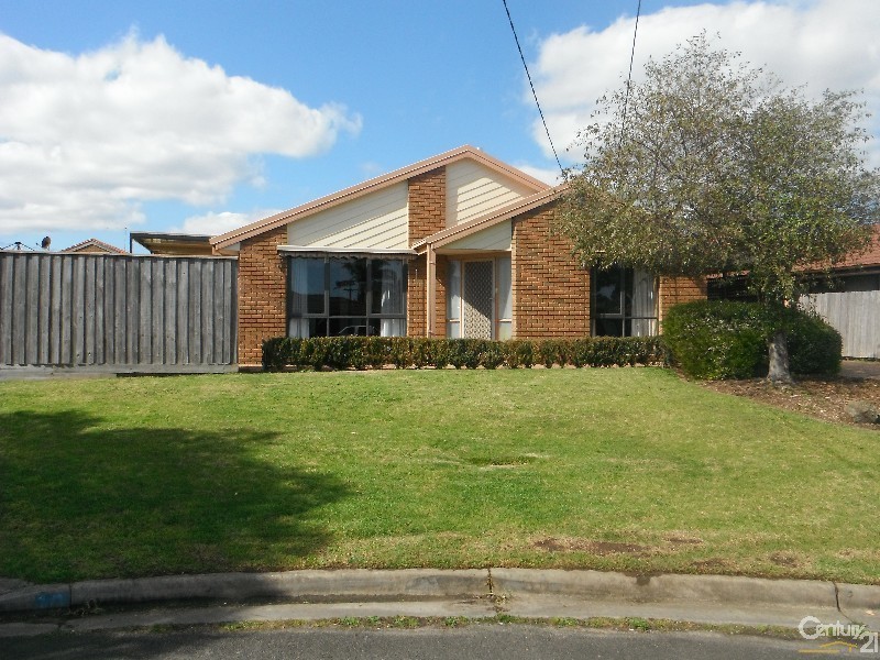 8 Petrel Court, Carrum Downs VIC 3201