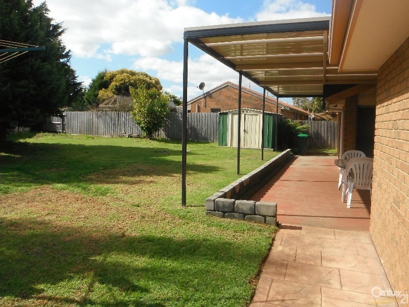 8 Petrel Court, Carrum Downs VIC 3201