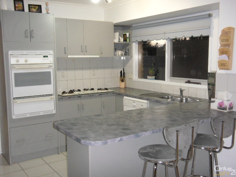 8 Petrel Court, Carrum Downs VIC 3201