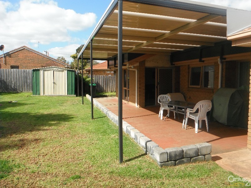 8 Petrel Court, Carrum Downs VIC 3201