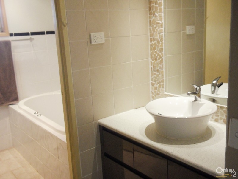 10 Stanley Street, Somerville VIC 3912