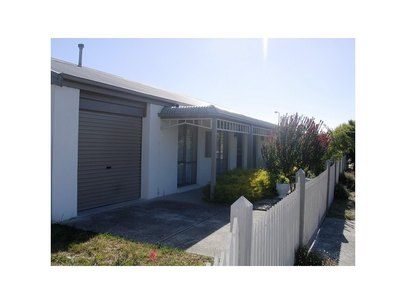 36 Clairmont Close, Somerville VIC 3912