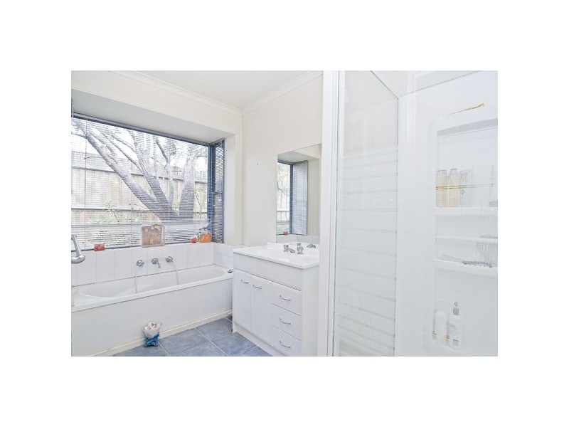 1 / 17 Raymond Street, Somerville VIC 3912