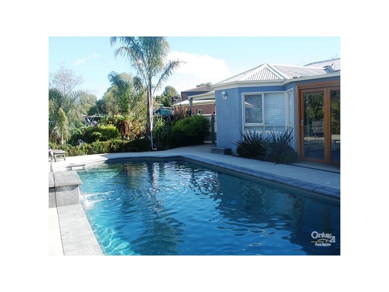 1 David Close, Somerville VIC 3912