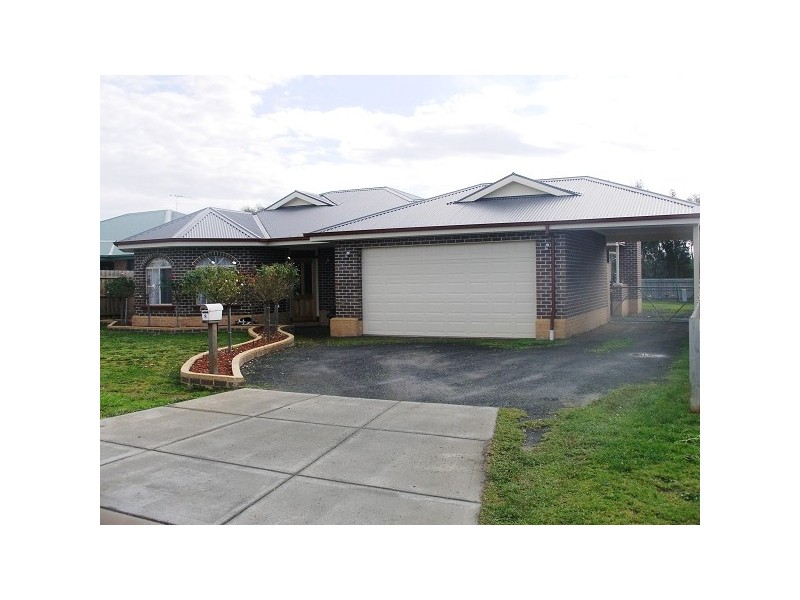 8 Matthew Circuit, Hastings VIC 3915
