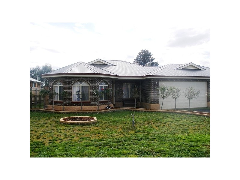 8 Matthew Circuit, Hastings VIC 3915