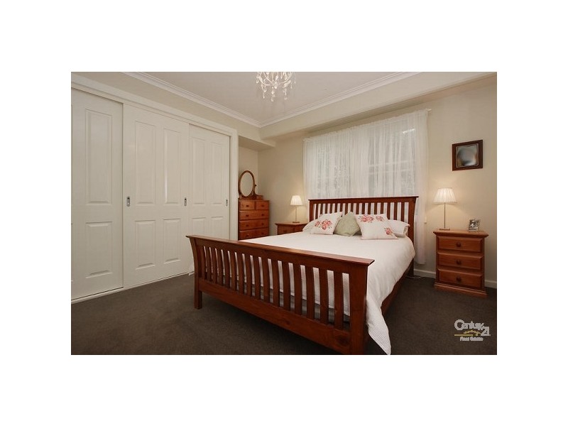 19 Rotherwood Avenue, Ringwood East VIC 3135