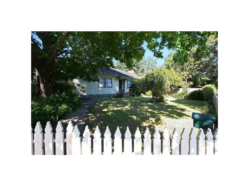 24 Knaith Road, Ringwood East VIC 3135