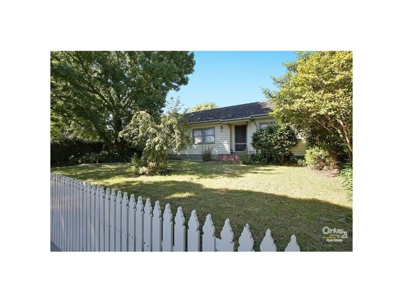 24 Knaith Road, Ringwood East VIC 3135