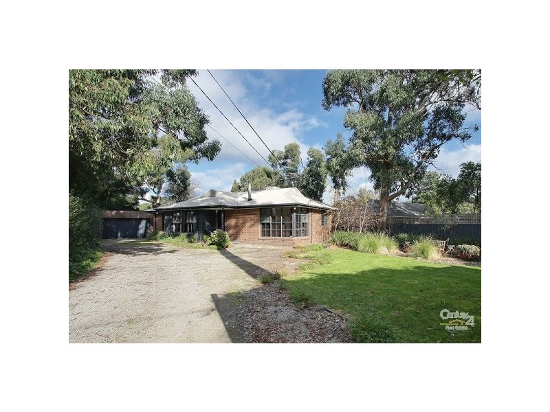 30 Gladesville Drive, Kilsyth VIC 3137