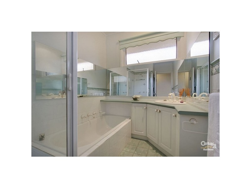 14 Knaith Road, Ringwood East VIC 3135