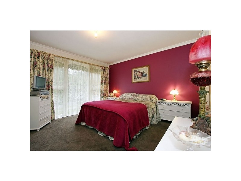 18 Heathwood Street, Ringwood East VIC 3135