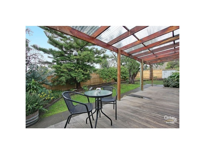 15 Alexandra Road, Ringwood East VIC 3135