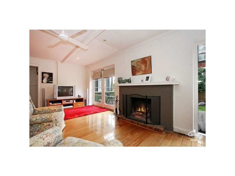 15 Alexandra Road, Ringwood East VIC 3135