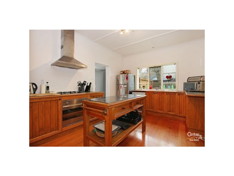 15 Alexandra Road, Ringwood East VIC 3135