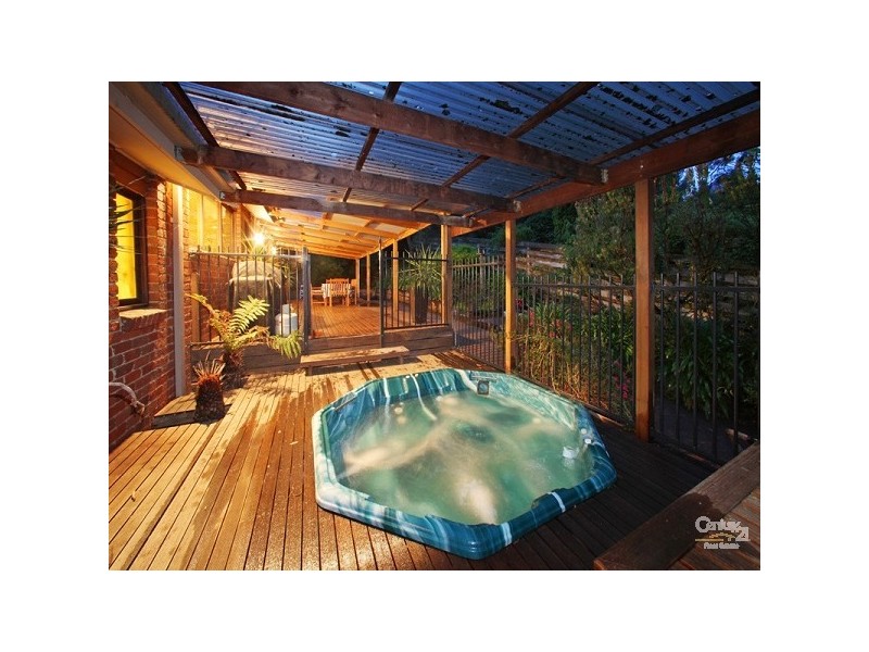 14 Lucas Close, Boronia VIC 3155