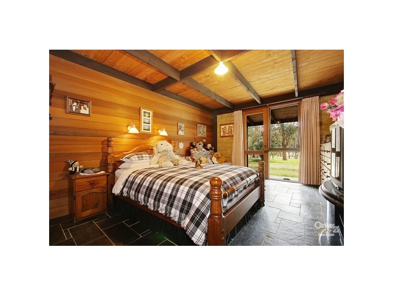 33 Banksia Court, Castella VIC 3777