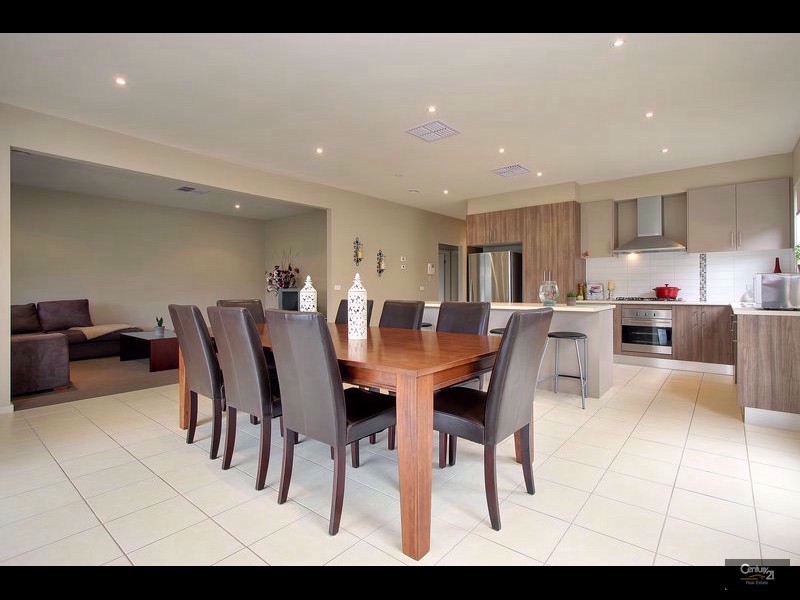 50 Mount Eccles Way, South Morang VIC 3752