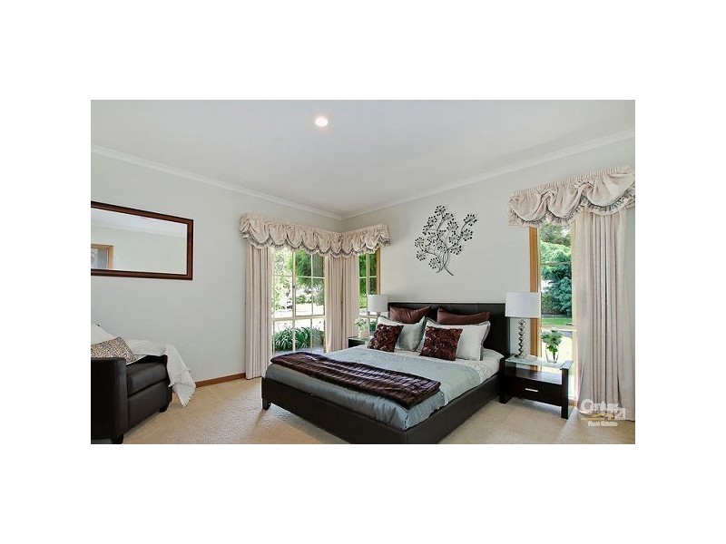 53 Carlisle Road, Ferntree Gully VIC 3156