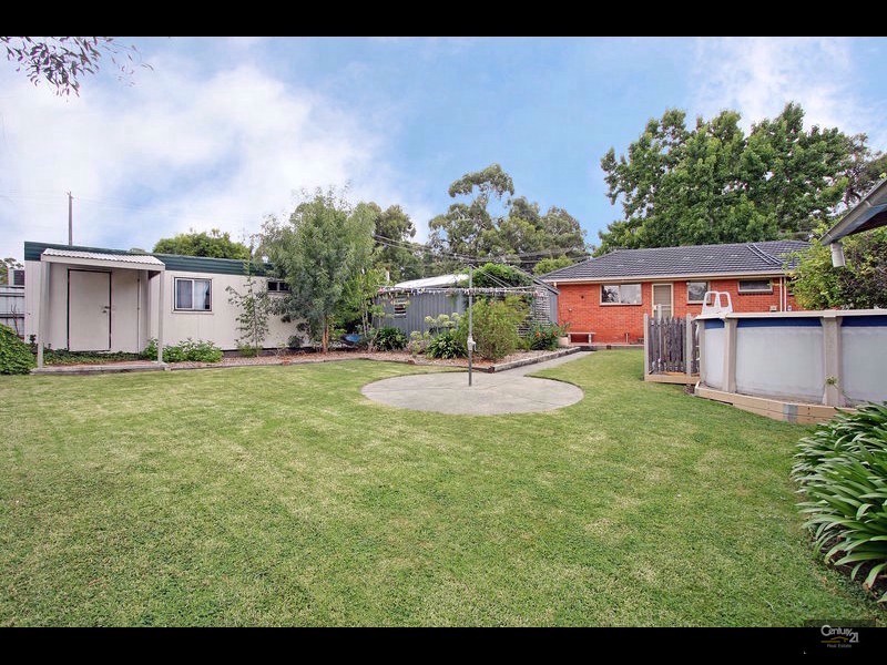 141 Cambridge Road, Mooroolbark VIC 3138