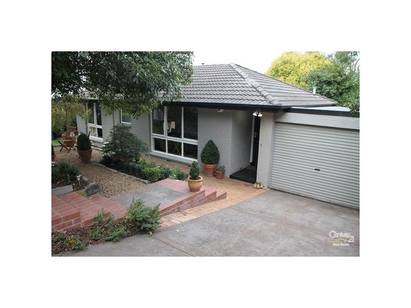 24 Fernwood Avenue, Ringwood East VIC 3135