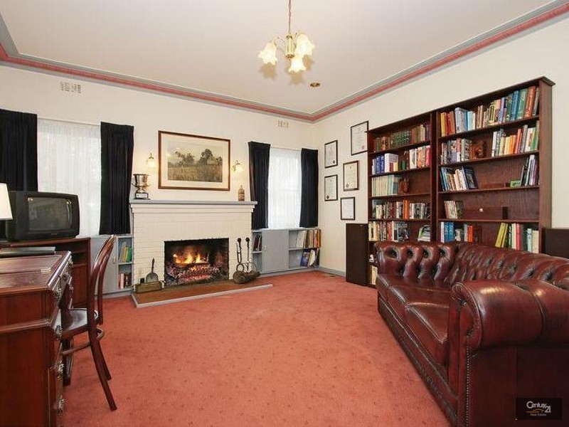 15 Lemnos Street, Croydon VIC 3136