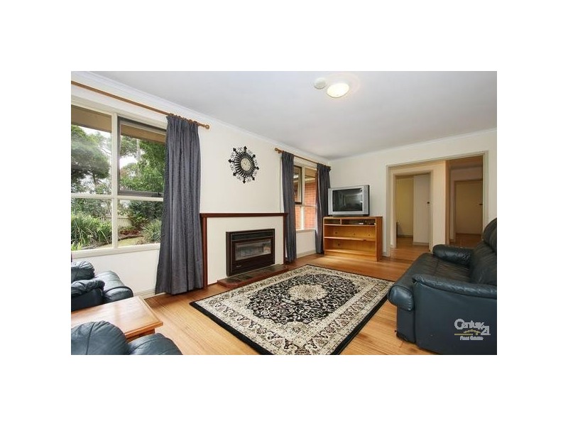 141 Cambridge Road, Mooroolbark VIC 3138