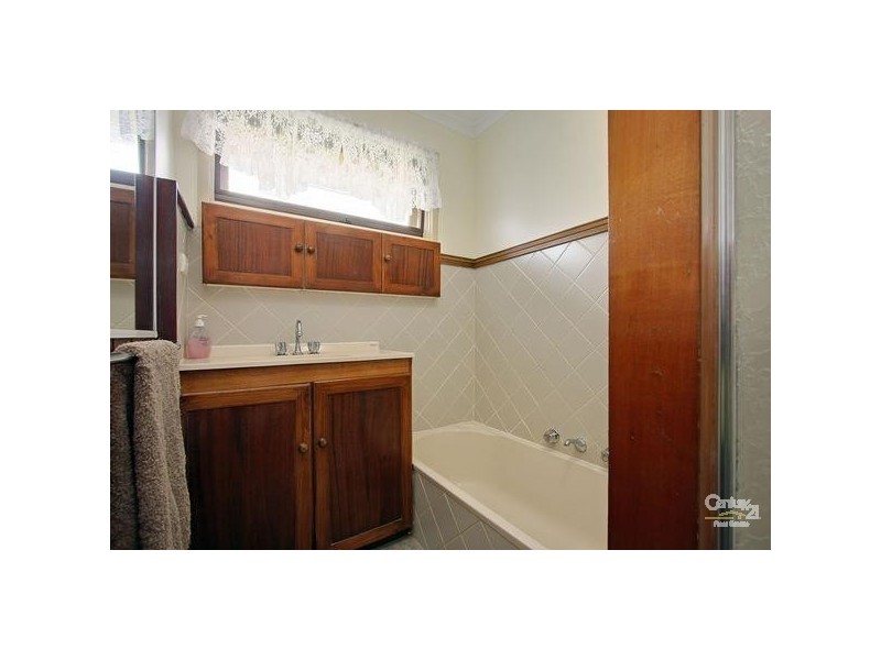 141 Cambridge Road, Mooroolbark VIC 3138