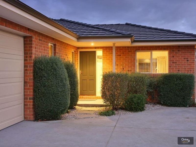 2/49 Mount View Parade, Croydon VIC 3136