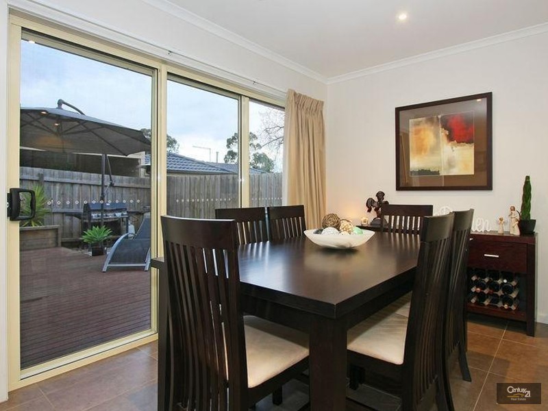 2/49 Mount View Parade, Croydon VIC 3136