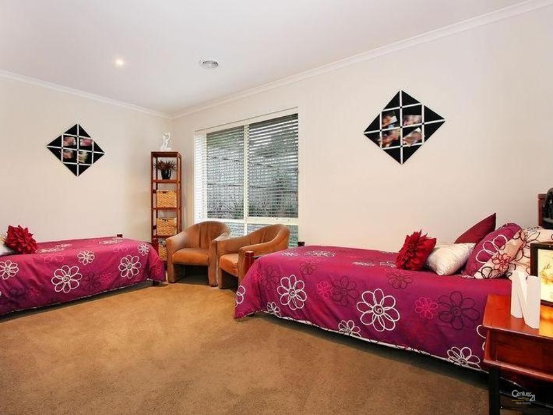 2/49 Mount View Parade, Croydon VIC 3136