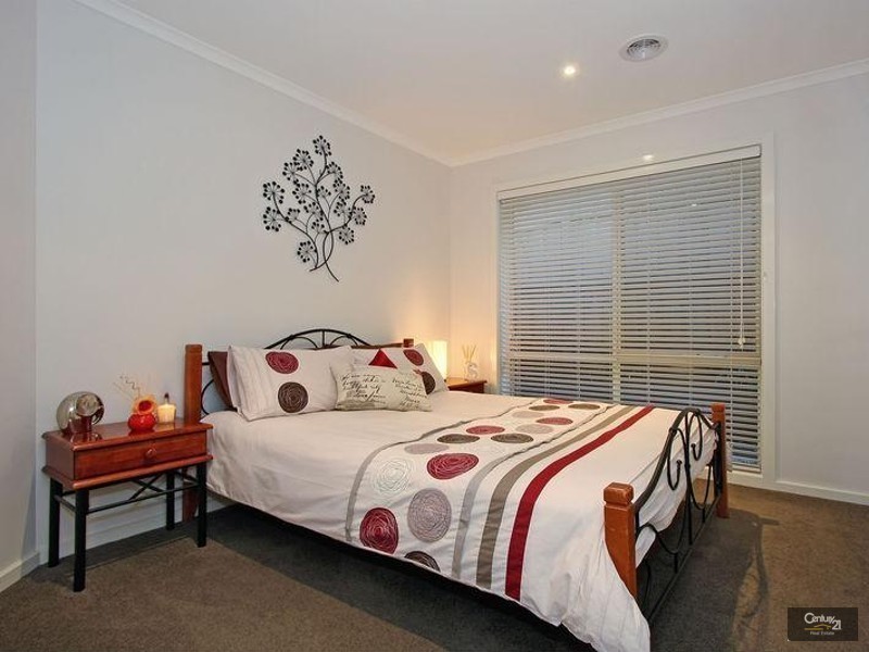 2/49 Mount View Parade, Croydon VIC 3136